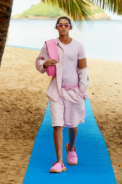Look 29
